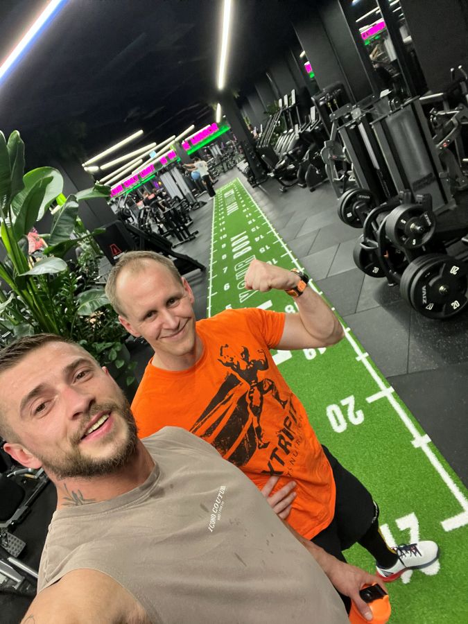 Klienti v posilovně